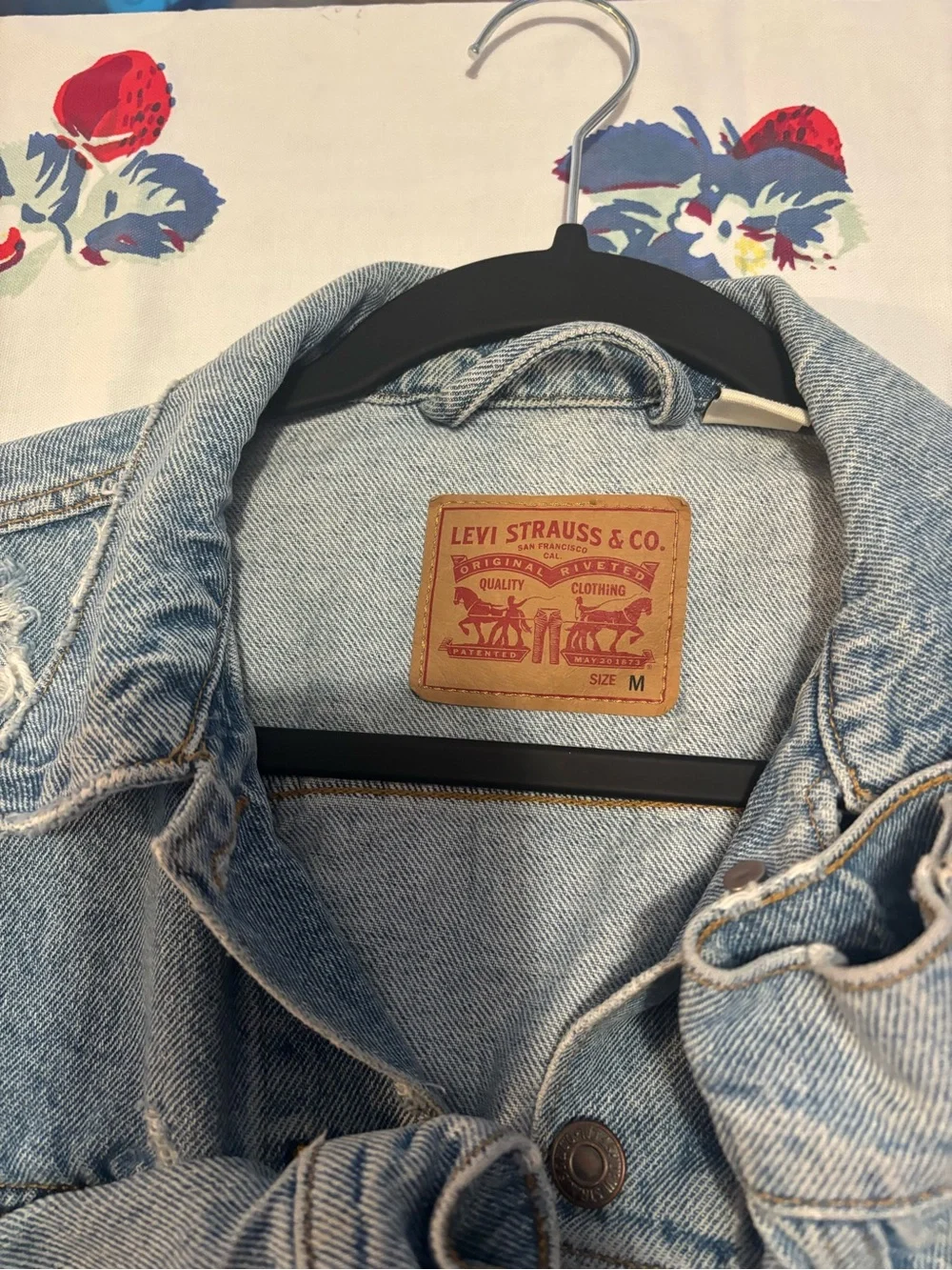 Levi's Light Blue Distressed Denim Jacket - Picture 3 of 4
